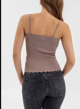 Load image into Gallery viewer, Scalloped Tank Top
